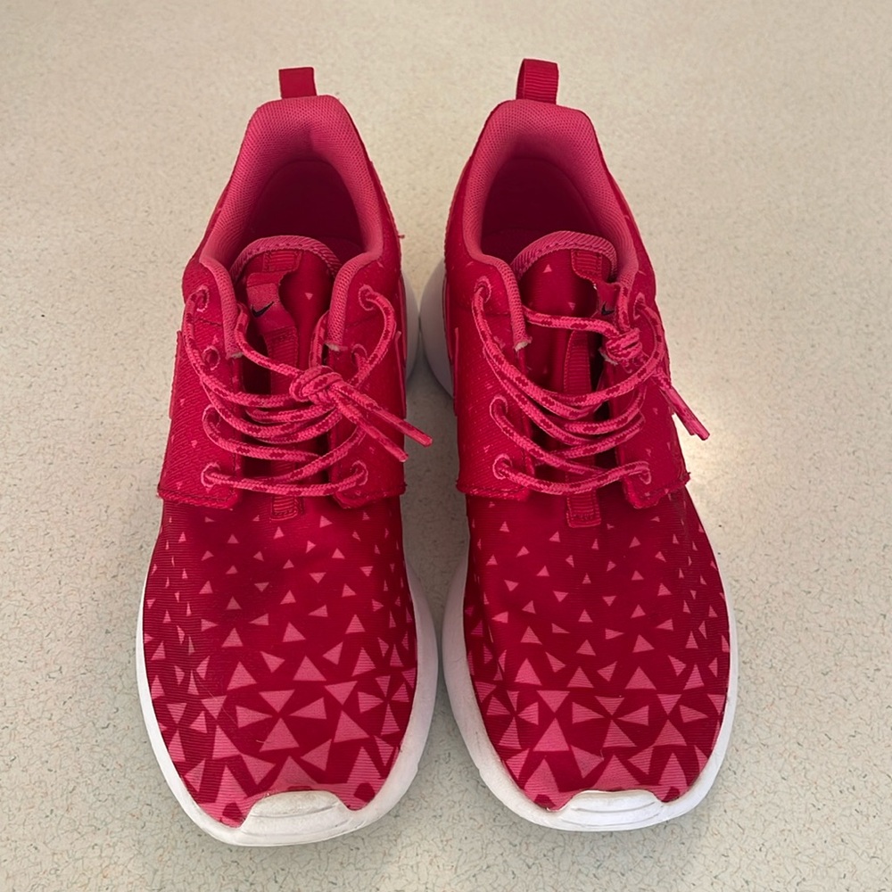 Nike Roshe Run Sneakers